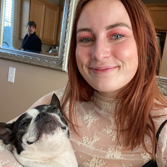 Meet your Posher, Bri - Picture 3 of 3